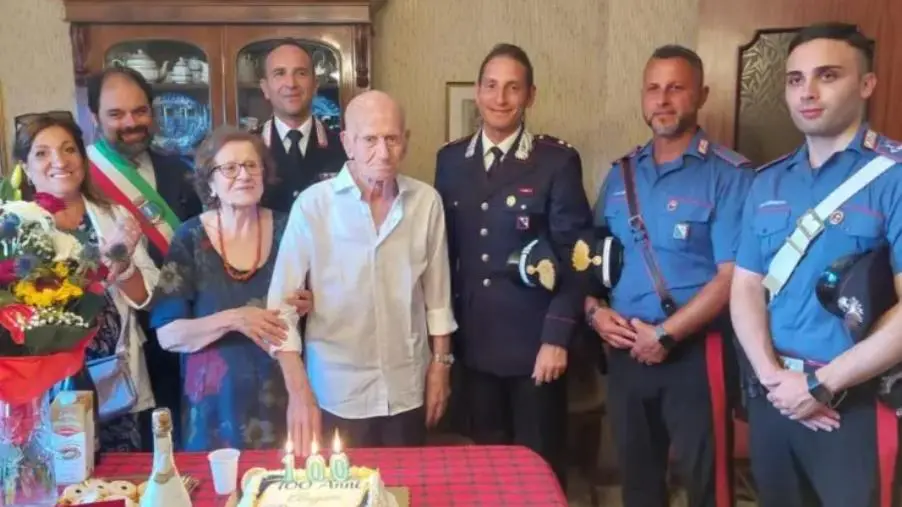 Gasperina festeggia i 100 anni dell’ex brigadiere dei carabinieri Giuseppe Macrina