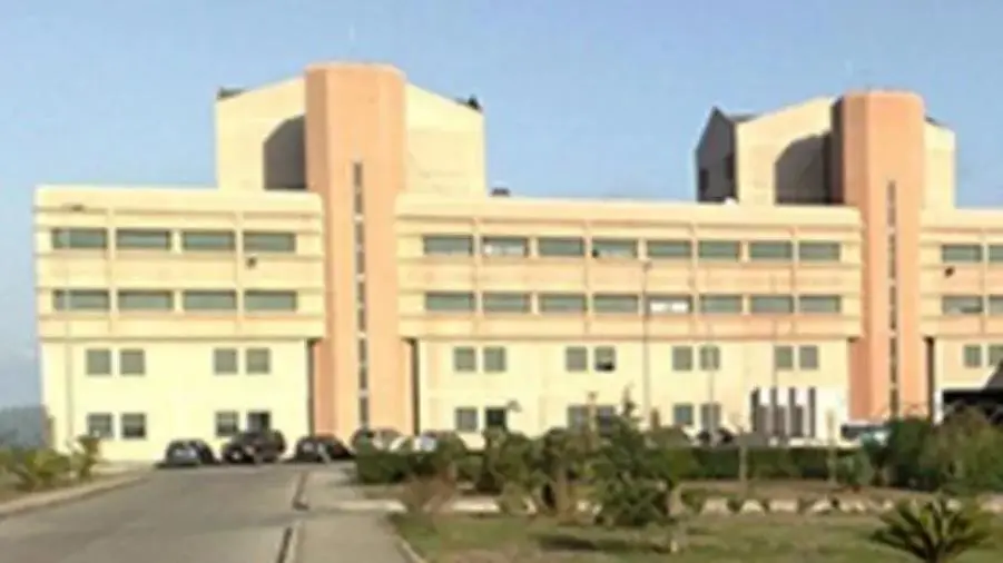 Vibo Valentia, poliziotto ferito in carcere da detenuto. Sappe: “La misura è colma”