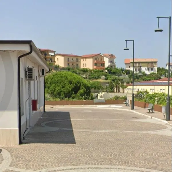 A Montauro si aggrava l’emergenza Poste: utenti esasperati tra file, sole e chilometri da percorrere
