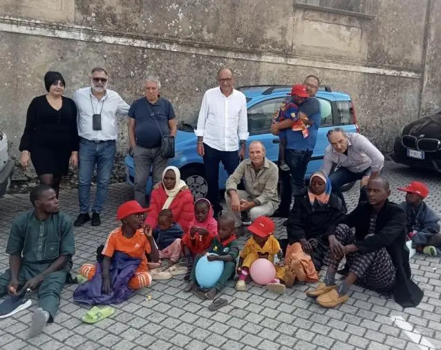 images Cortale accoglie due famiglie di origine africana, un incontro di speranza e solidarietà