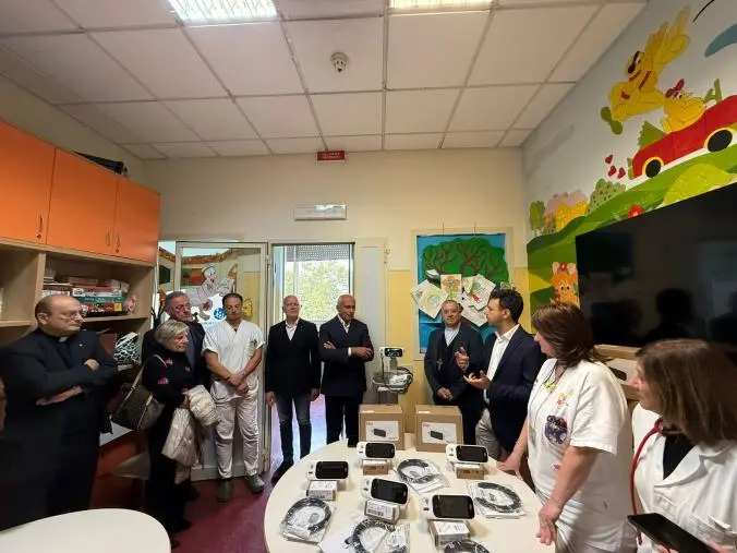 Cosenza, consegnati 7 pulsossimetri al reparto di pediatria dell’Annunziata
