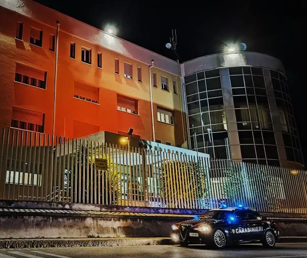 Lamezia Terme, raffica di furti e danneggiamenti d'auto: identificati due giovanissimi 