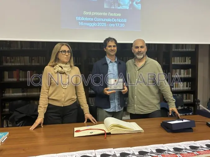 Giuseppe Catozzella protagonista a Catanzaro: letteratura, memoria e attualità alla De Nobili