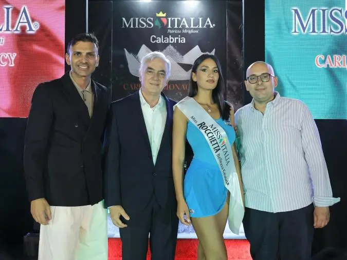 images Miss Italia, Carla Metallo incoronatoa Miss Rocchetta Bellezza Calabria 2025