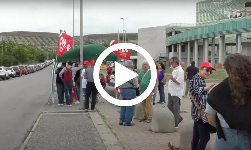 images Sanità, sit-in di protesta della Cgil dinanzi il Policlinico di Catanzaro