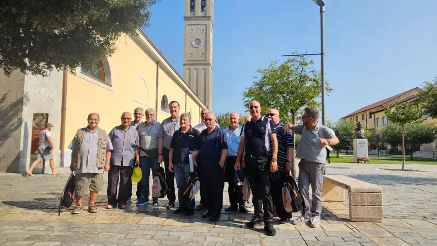 images Tappa a Scutari per l’arcivescovo Claudio Maniago e un gruppo di sacerdoti diocesani