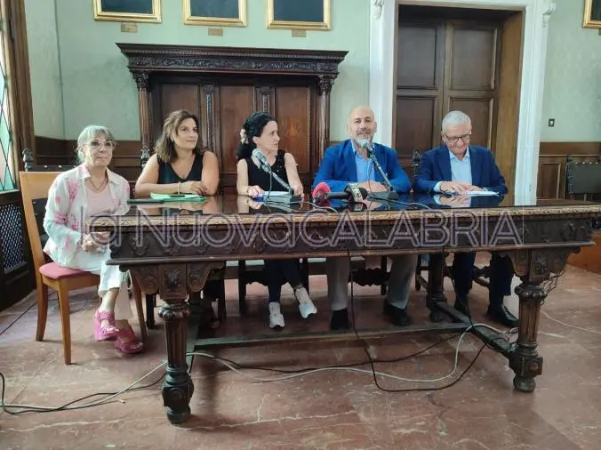 Truffe agli anziani, presentato a Catanzaro il progetto "Fidarsi è bene. Conoscersi è meglio" 