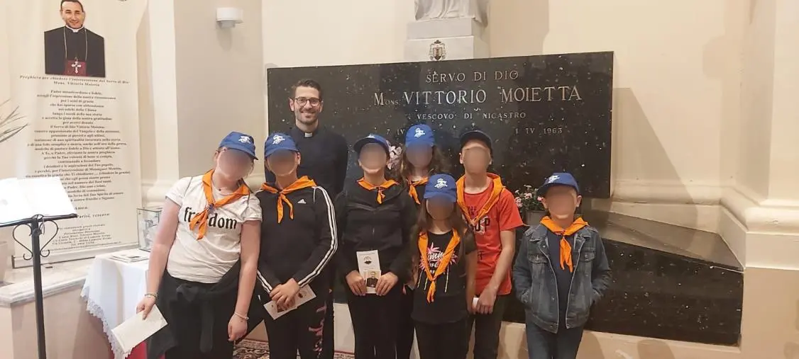 Lamezia, gli Araldini in visita alla Cattedrale per conoscere la figura di monsignor Vittorio Moietta 