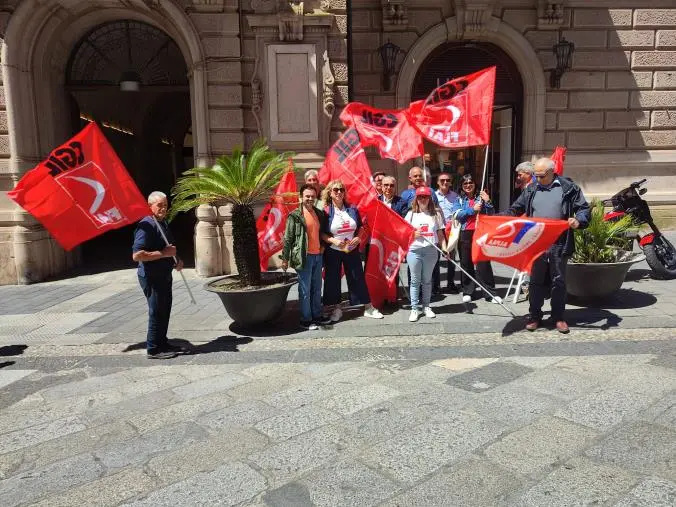 images Catanzaro, presidio della FLAI-CGIL per promuovere i temi della Campagna referendaria