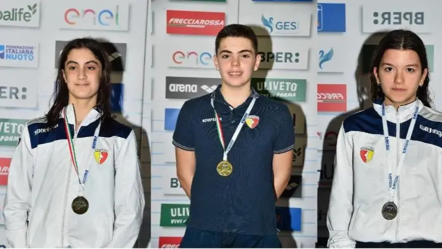 Nuoto salvamento, 5 medaglie ai Campionati italiani: la Calabria Swim Race cala il pokerissimo 