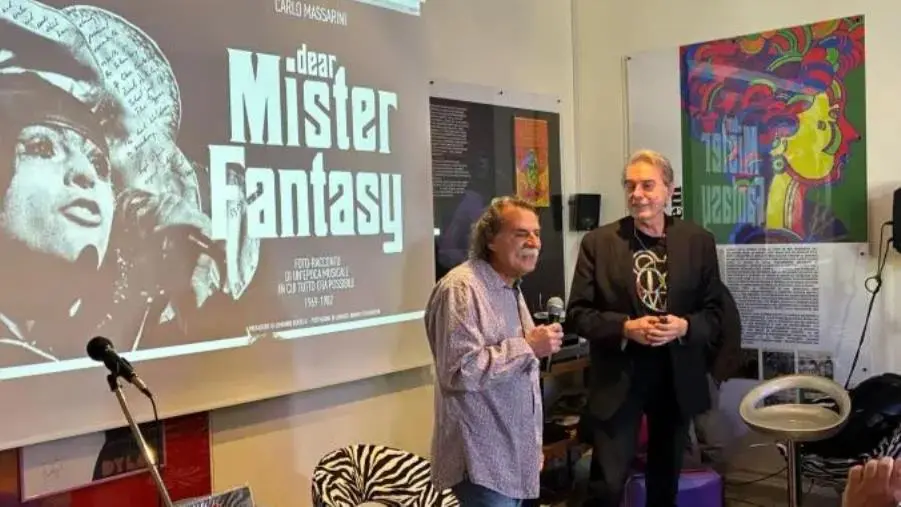 images Catanzaro, viaggio tra due epoche della musica con Carlo Massarini al Museo del Rock 