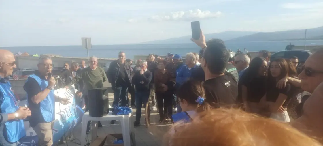 Catanzaro, la protesta dei diportisti per la grana pontili: “Chiediamo che il Comune trovi soluzione”