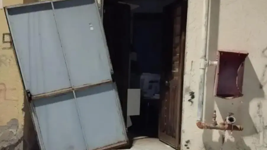 Catanzaro, Critelli (Nuova Genesi): “La porta divelta dell’Istituto Manzoni espone la scuola a intrusioni”