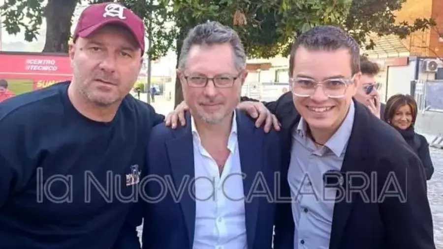 images L’attivista Paolo De Sanctis fa tappa a Benevento: con lui Enrico Rizzi e l’onorevole Emilio Borrelli