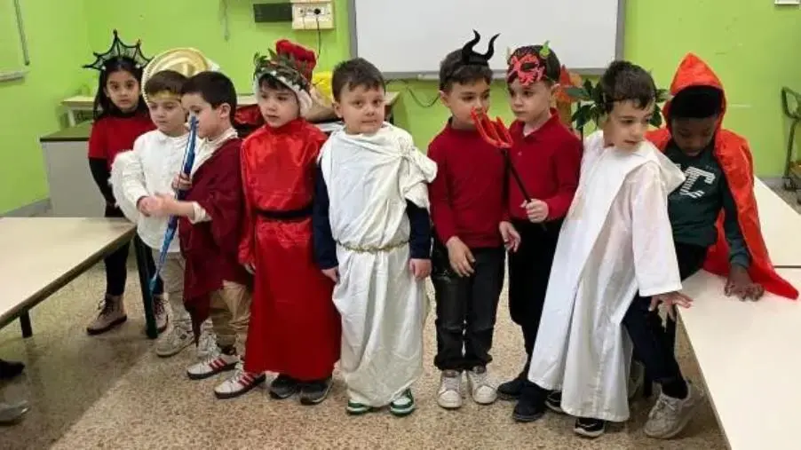 La Scuola dell’Infanzia I.C. Catanzaro "Mater Domini Nord Est Manzoni" ha celebrato il Dantedì