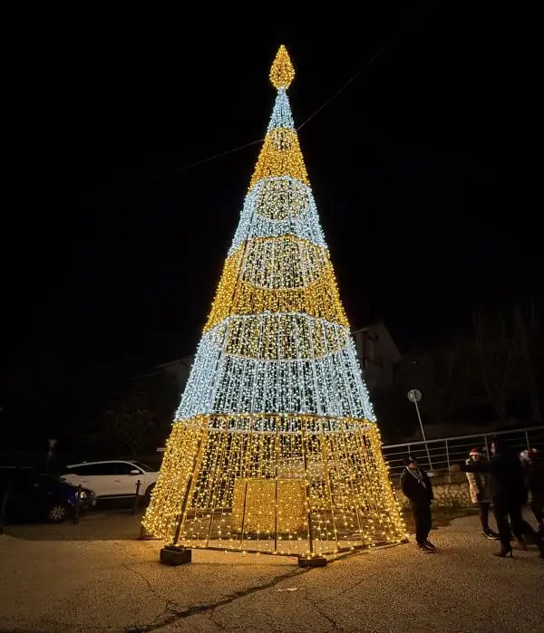 Accensione dell'albero di Natale a Castrovillari 