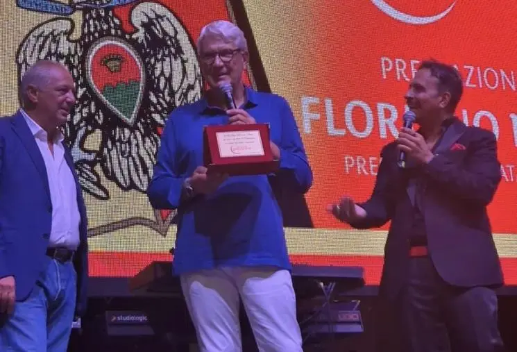 Floriano Noto premiato alla Notte Piccante: riconoscimento al presidente dell’U.S. Catanzaro