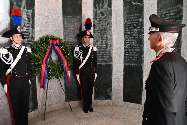 Catanzaro, i carabinieri onorano i militari caduti nell’adempimento del dovere 