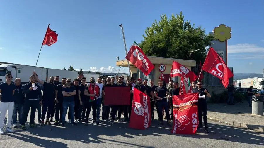 images Filcams Cgil Calabria: "Solidarietà ai lavoratori della Tre Emme di Corigliano Calabro"