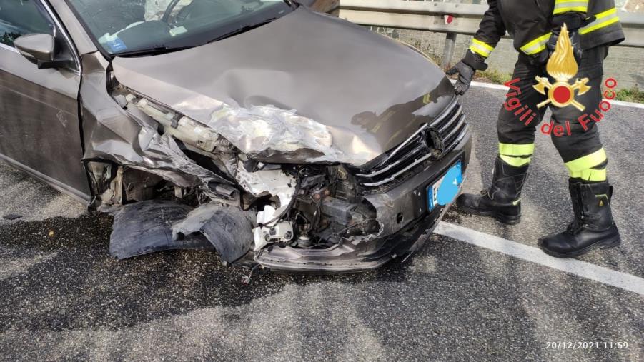 images Lamezia Terme, incidente tra due auto: un ferito in ospedale 