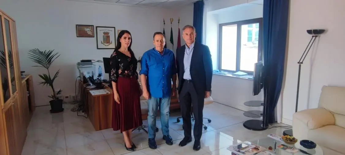 L’associazione “Il Dono” ha illustrato al Questore Giuseppe Linares il progetto “Chiediti se sono Felice”