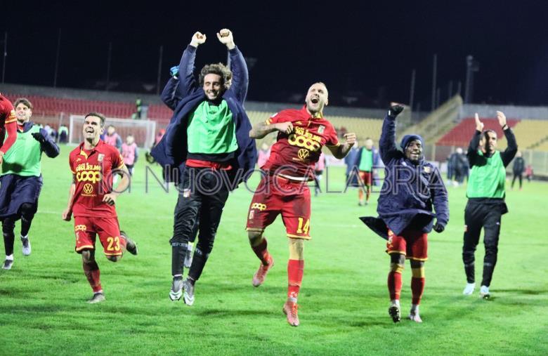 images Catanzaro-Giugliano, tris giallorosso al Ceravolo e le Aquile volano a quota 44 (fotogallery)