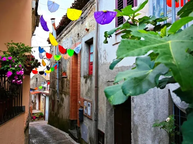 La Proloco di Simeri Crichi veste a festa le vie più antiche del paese