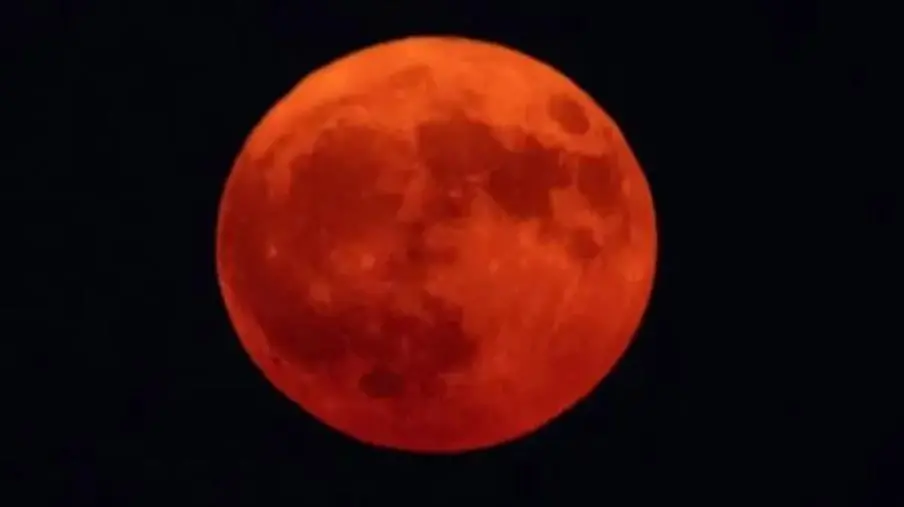 'La Luna di Sangue' del 7 settembre: lo spettacolo sul mare Ionio