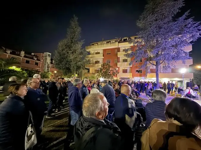 images Fusione Comuni nel Cosentino, il sindaco di Castrolibero in piazza per dire 'no'