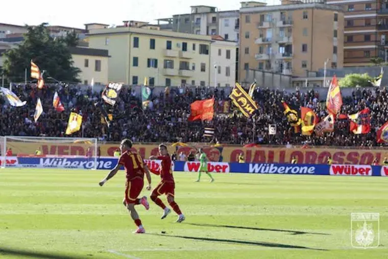 images Serie B, Bari e Catanzaro in campo alle 20.30: le formazioni ufficiali