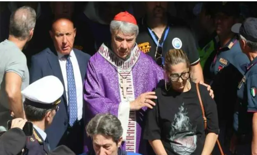 images Il cardinale Battaglia ai funerali di Martina: "Morta per un'idea malata dell'amore"
