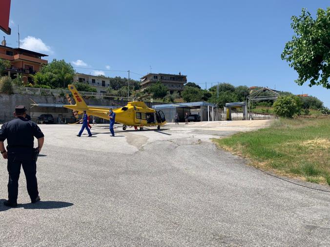 images Dramma nel Vibonese: una 17enne cade dal balcone. Trasferita all’ospedale di Catanzaro