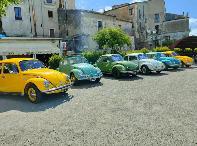 images Cosenza ed Altomonte hanno ospitato il I raduno nazionale del "Maggiolino Club Calabria"