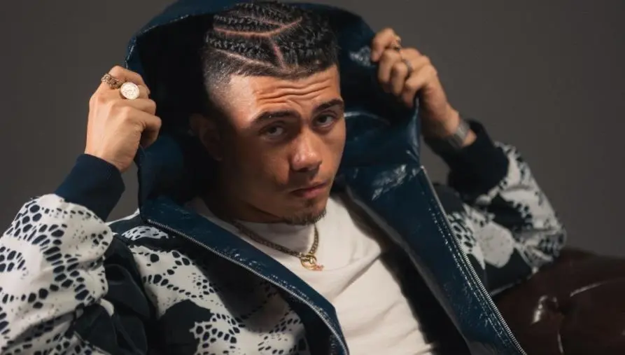 Il rapper Calabritish SKT conquista l’Arena di Verona: sul palco per Future Hits con
RTL