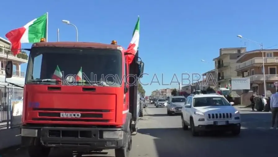 Protesta degli agricoltori, a Botricello l'opposizione chiede un consiglio comunale aperto