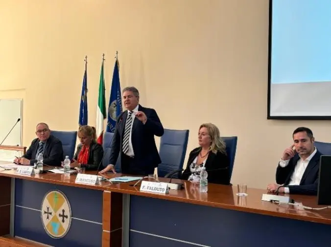 Concorso "Ragazzi in aula" del Consiglio regionale, Mancuso: "Siate orgogliosi delle vostre origini"