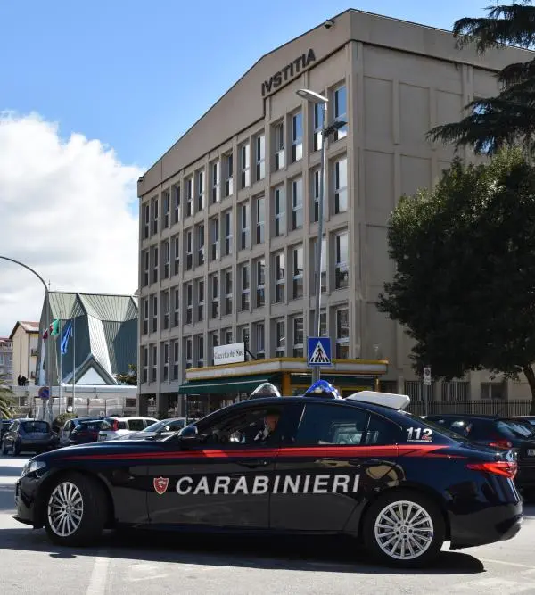 A Lamezia rissa fuori da un locale nel centro cittadino, 2 arresti: coinvolti anche minorenni