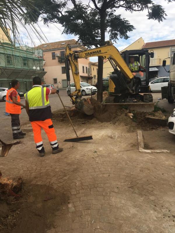 images Ursino (Catanzaro da Vivere): “Sono iniziati stamattina i lavori di risistemazione di piazza Dogana, nel quartiere Lido”