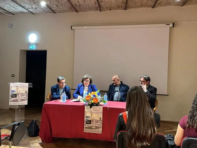 Presentato a Santa Severina "Io non mi sono voltato" di Luigi Macrillò dedicato alla strage di Cutro