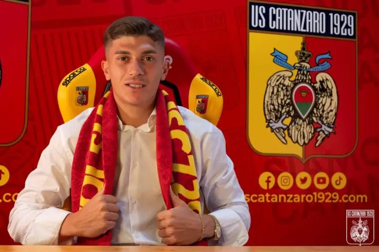 Costantino Favasuli è un nuovo calciatore del Catanzaro: arriva a titolo definitivo dalla Fiorentina 