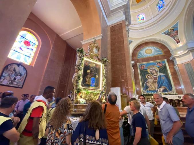 images Gimigliano celebra la Madonna con il tradizionale pellegrinaggio e una Santa Messa officiata dall'arcivescovo Maniago