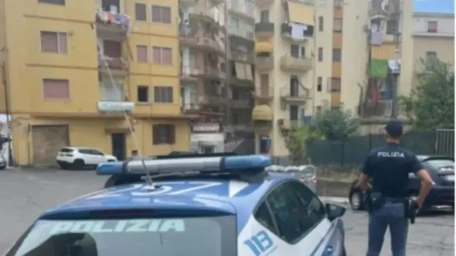 Crotone, blitz antidroga a Fondo Gesù: trovati oltre 3 Kg di droga nascosta nei contatori 