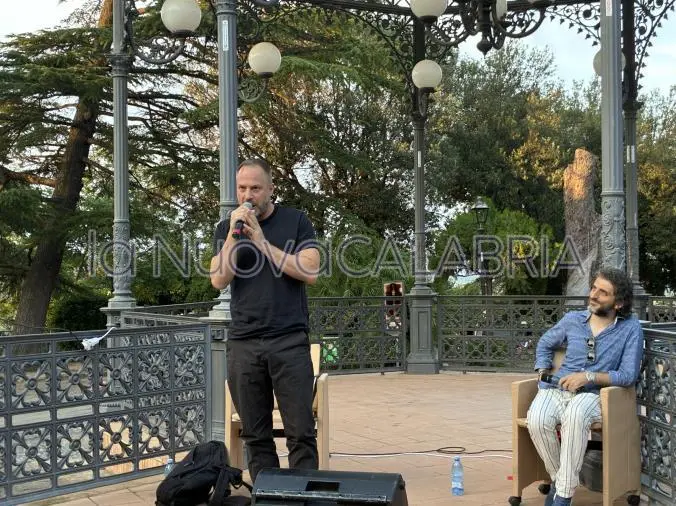Catanzaro, Murubutu a Villa Margherita: quando il rap diventa letteratura