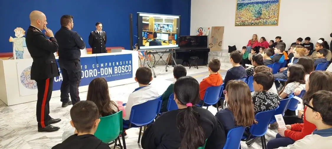 Legalità, i carabinieri incontrano gli studenti del Comprensivo Cassiodoro-Don Bosco di Pellaro