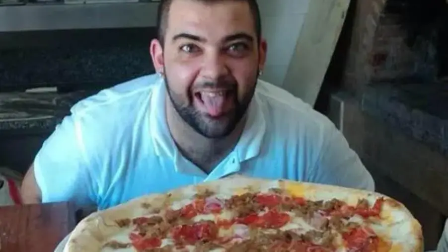 Tragedia a Catanzaro, pioggia di tristezza per Emanuele e Giorgia: "Ciao amico buono"