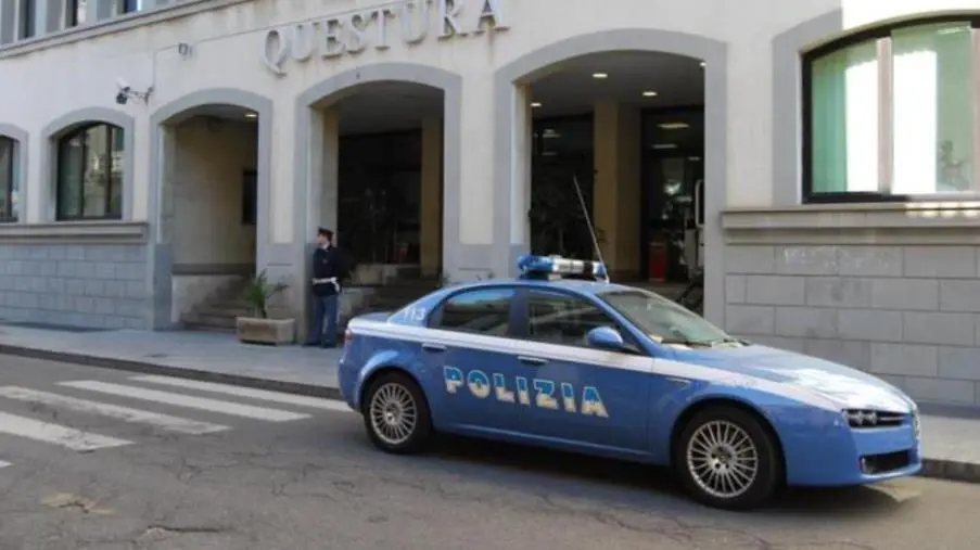 Reggio Calabria, arrestato 29enne nigeriano
per furto e lesioni aggravate
 