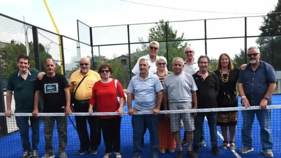 Carlopoli, la “Comitiva dei Settantenni” insieme per festeggiare il compleanno con tutto il paese