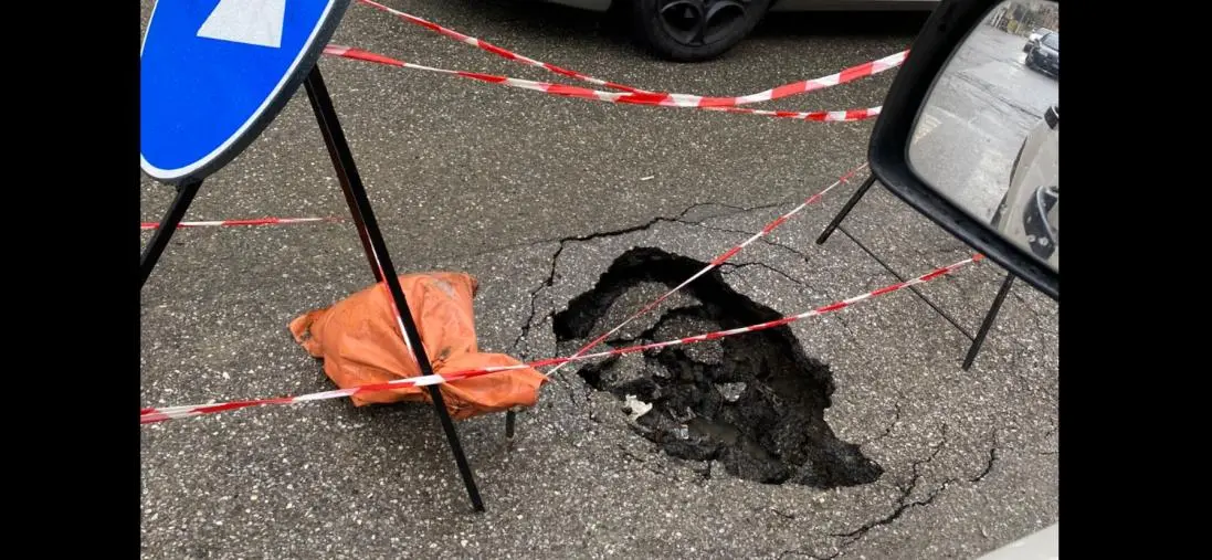 images Manutenzione stradale, Costa: "Il nuovo modello Fiorita, metti un segnale e lascia le buche"
