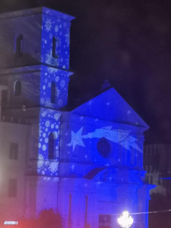 images Si accende il Natale a Catanzaro tra luminarie, videomapping e proiezioni artistiche 