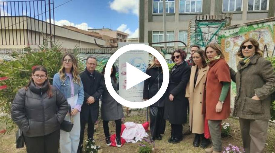images Inaugurato a Catanzaro lo spazio verde dedicato a Loredana Scalone, vittima di femminicidio